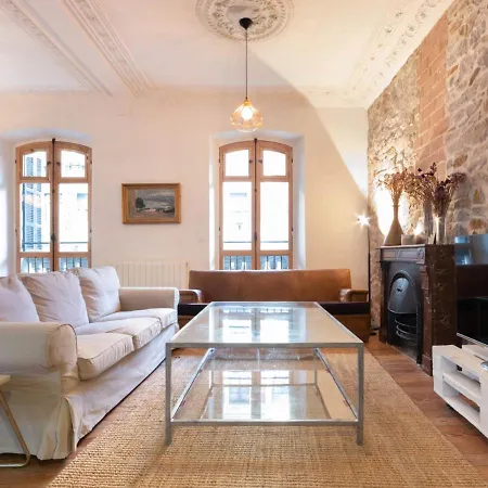 Amazing Down Town, Near Guggenheim. Centrico * Більбао