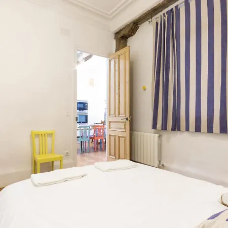 Amazing Down Town, Near Guggenheim. Centrico * Більбао