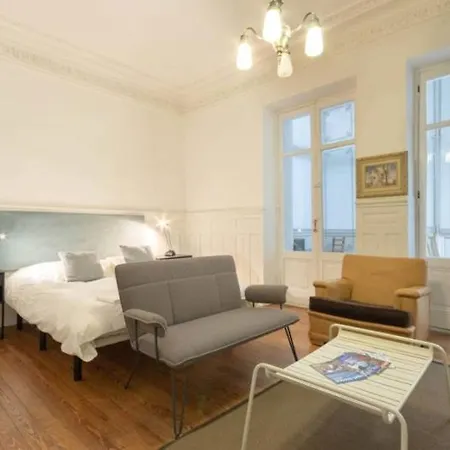 Amazing Down Town, Near Guggenheim. Centrico *